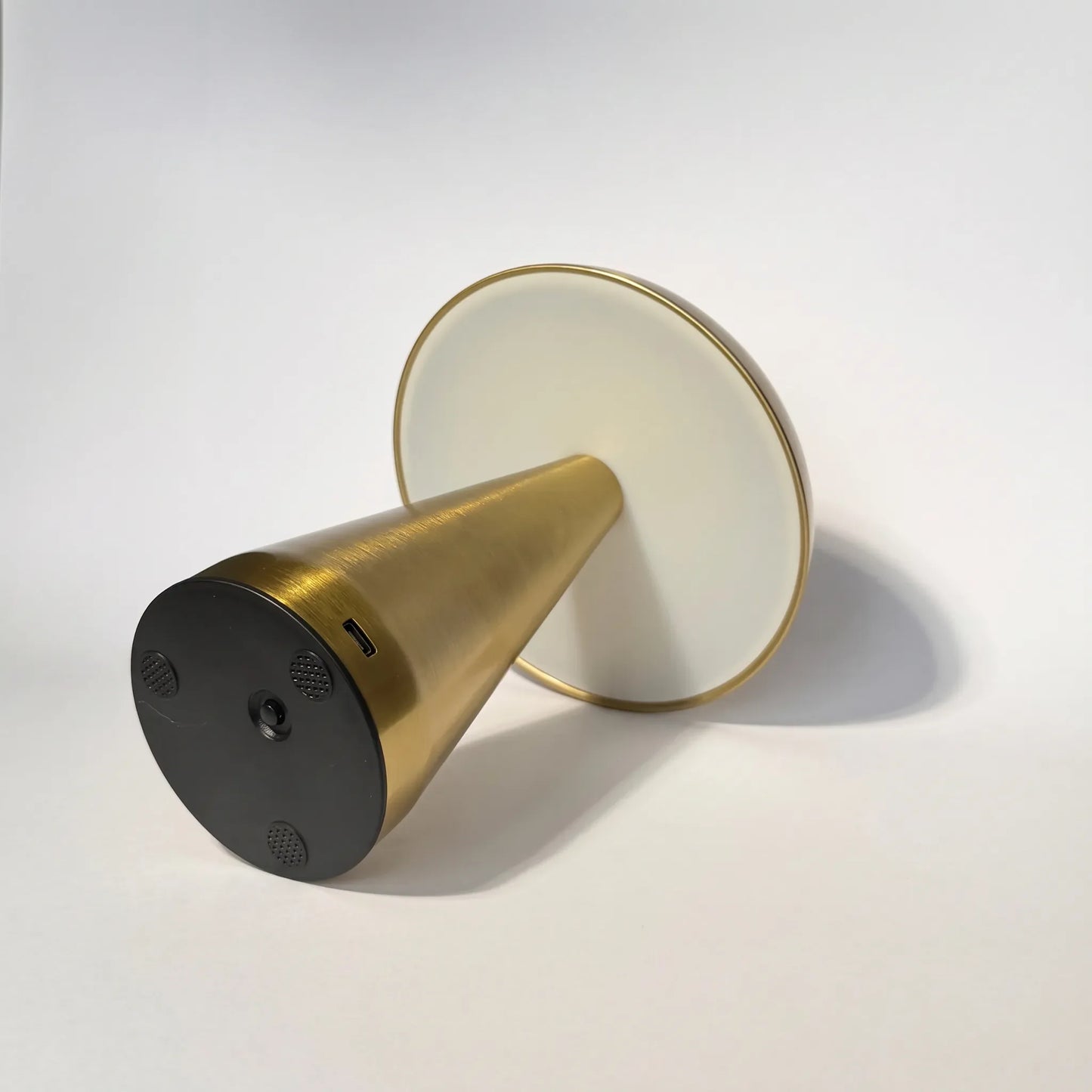 Velora Dome - Portable Metal Lamp 30% OFF
